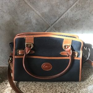 Downey & Bourke navy and tan handbag